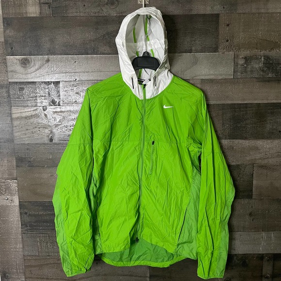 SOLD Nike Running Mens Jacket Medium - Picture 1 of 3
